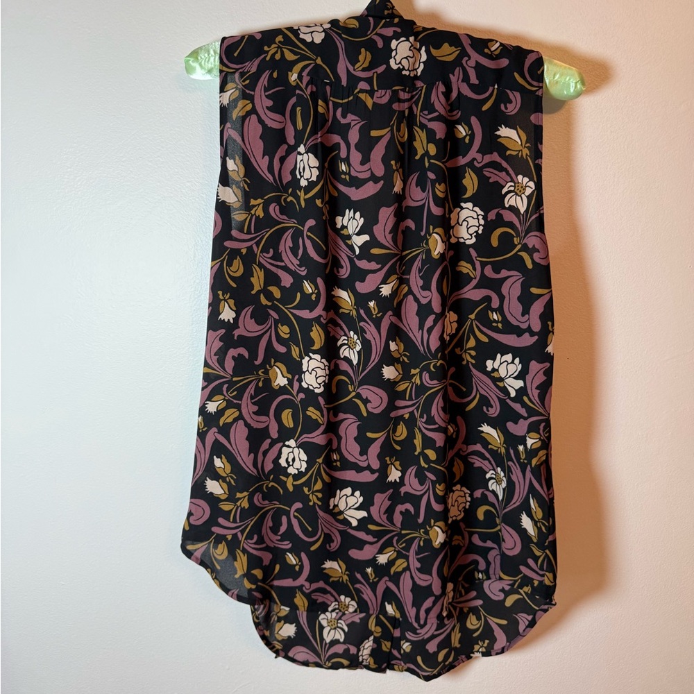 LOFT Black and Pink‎ Floral Blouse - Picture 4 of 6